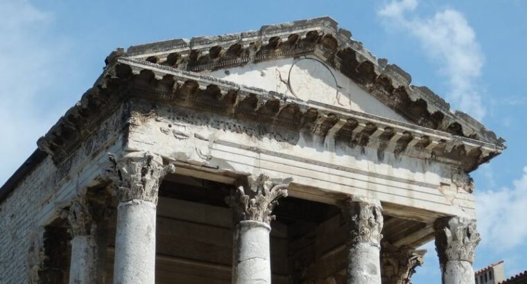 Augustov hram, Pula