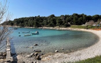 Plaža Valovine, Pula