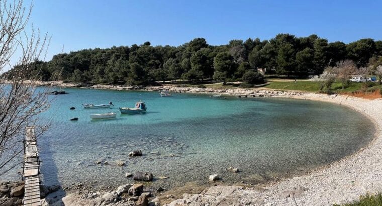 Plaža Valovine, Pula