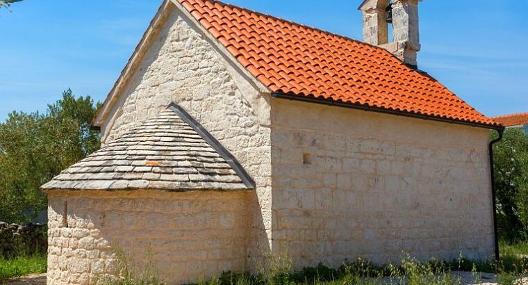 Crkvica sv. Nikole, Rogoznica