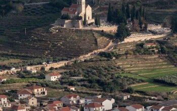 Crkva sv. Nikole – Muster, Komiža