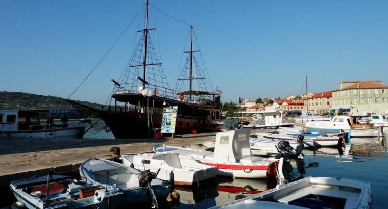 Grad Cres, otok Cres