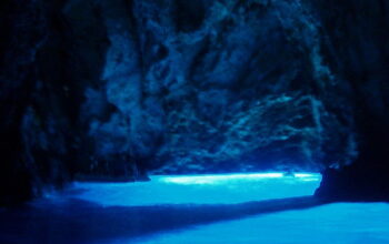 Modra špilja, Biševo