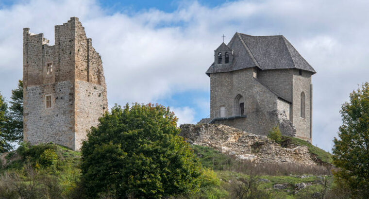 Kapela sv. Trojstva, Brinje