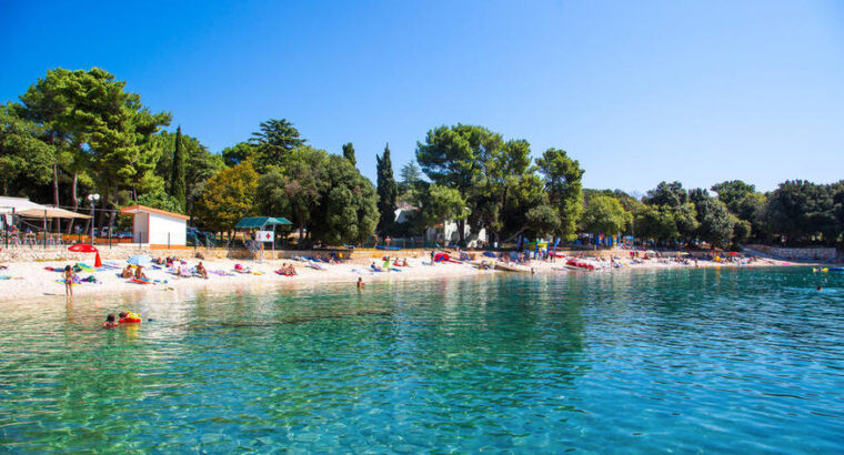 Plaža Centinera, Banjole