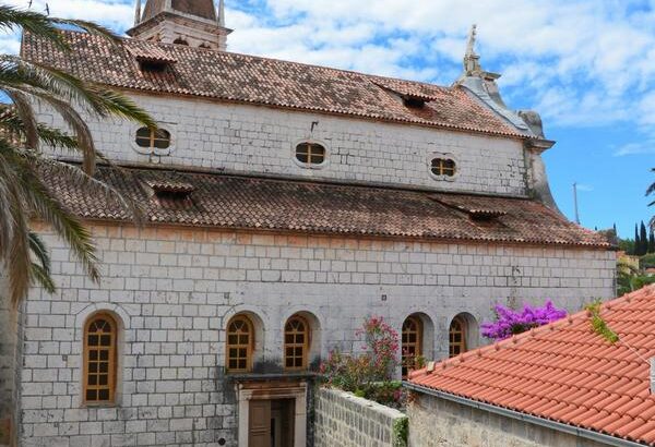 Crkva Gospe od Blagovijesti, Milna