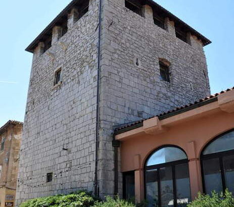 Gradska kula, Lovran