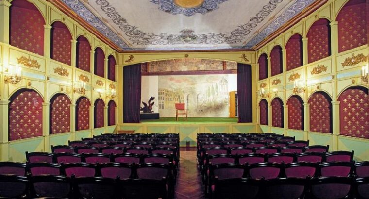 Hvarsko povijesno kazalište