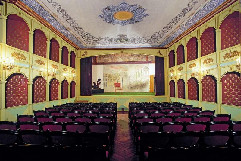 Hvarsko povijesno kazalište