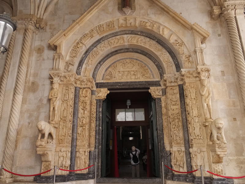 Radovanov portal, Trogir