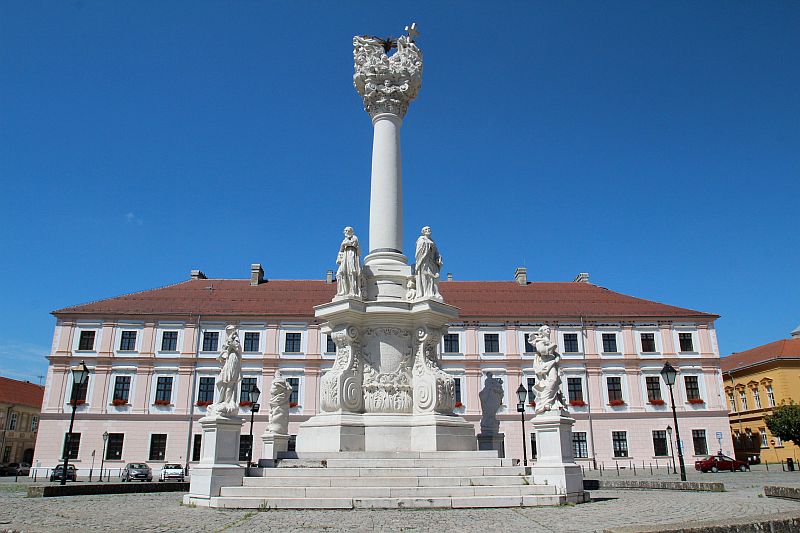Trg svetog Trojstva, Osijek