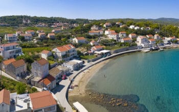 Plaža Tatinja, Lumbarda