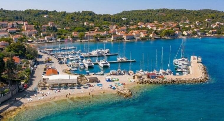 Plaža Marina, Lumbarda