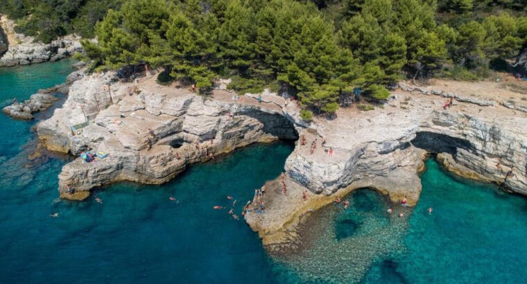 Galebove stijene, Pula