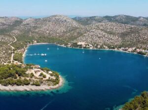 Skrivena Luka, otok Lastovo