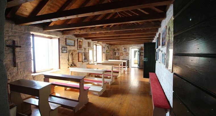 Gospa od Prizidnice, Slatine