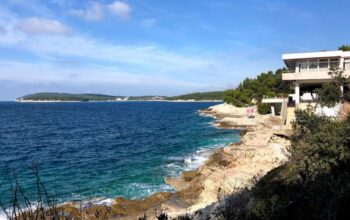 Plaža Zlatne stijene, Pula