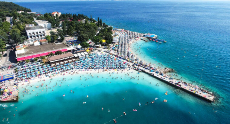 Plaža Poli mora, Selce