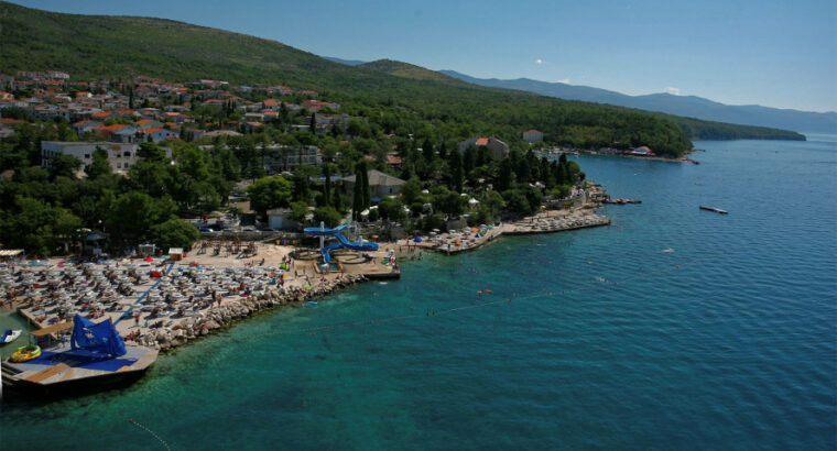 Plaža Poli mora, Selce
