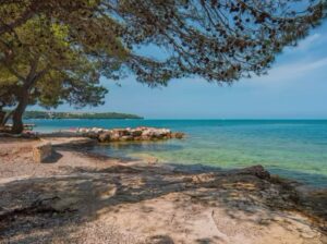 Plaža Lanterna, Tar-Vabriga