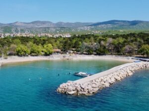 Plaža Oštro, Kraljevica