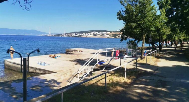 Plaža Oštro, Kraljevica