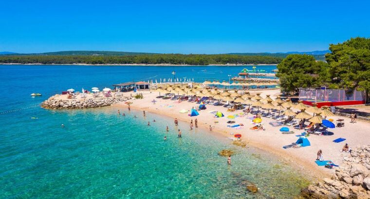 Plaža Punta Debij, Punat