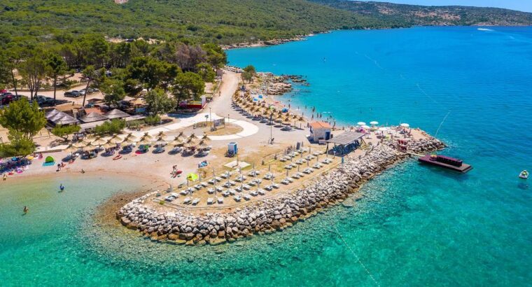 Plaža Punta Debij, Punat