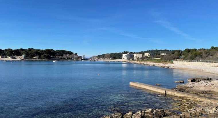 Plaža Zelenika, Pula